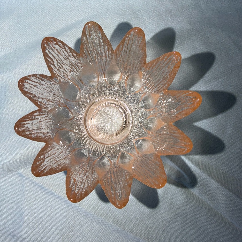 Vintage Pink Textured Glass Lotus Flower Bowl – 3" Petal Candy Dish - Picture 2 of 6